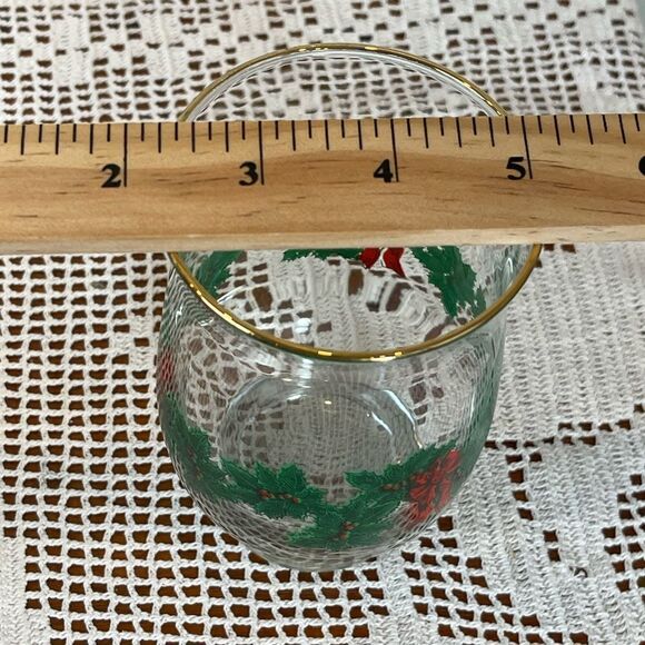 Set of two vintage Holly and Berries drinking glasses || vintage water glasses - Picture 10 of 13